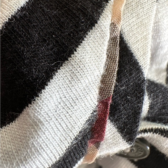 Authentic Burberry Girl striped knitted black and white dress size 6Y - Picture 4 of 5